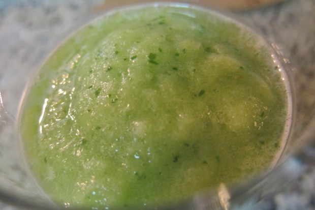celery-cucumber-and-pineapple-smoothie