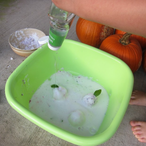 Exploding Apples (3)