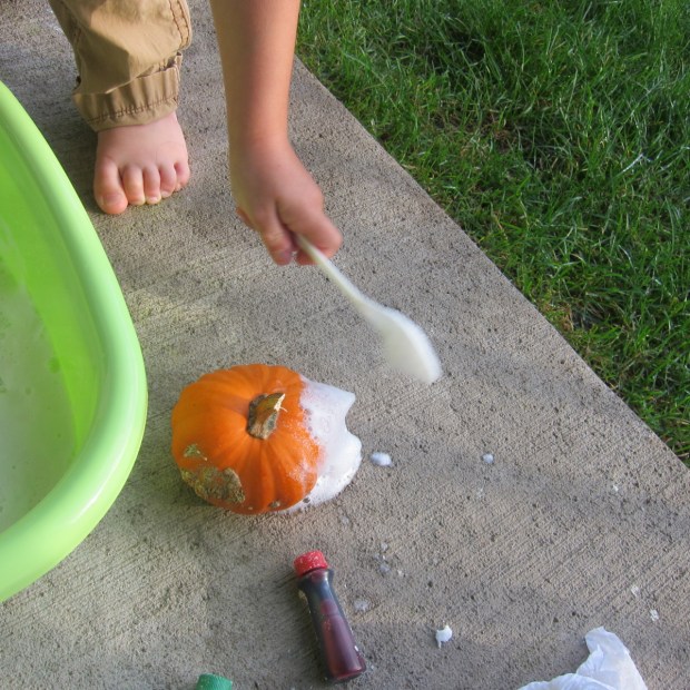 Exploding Apples (7)