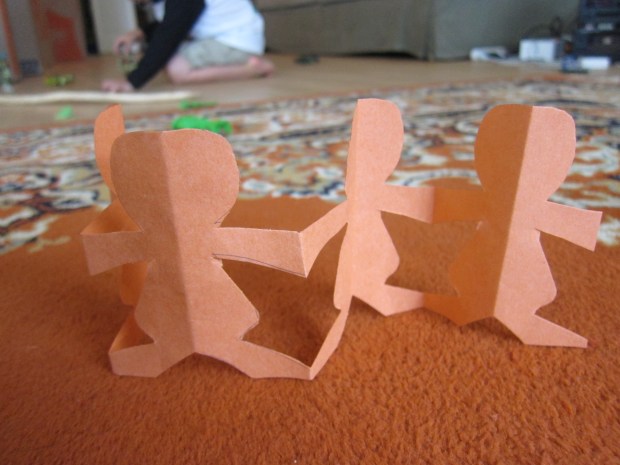 Paper Doll Chain (5)
