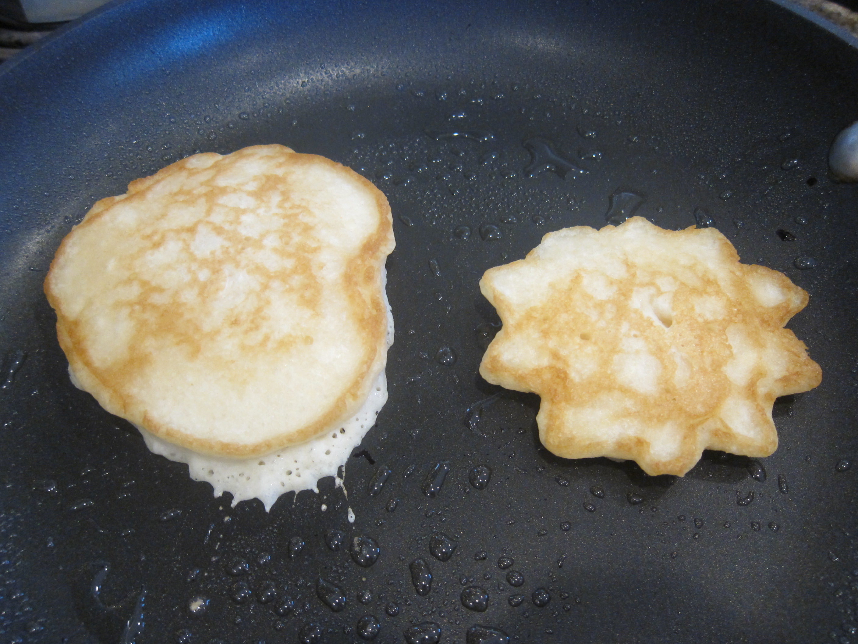 Decorating Pancakes (2)