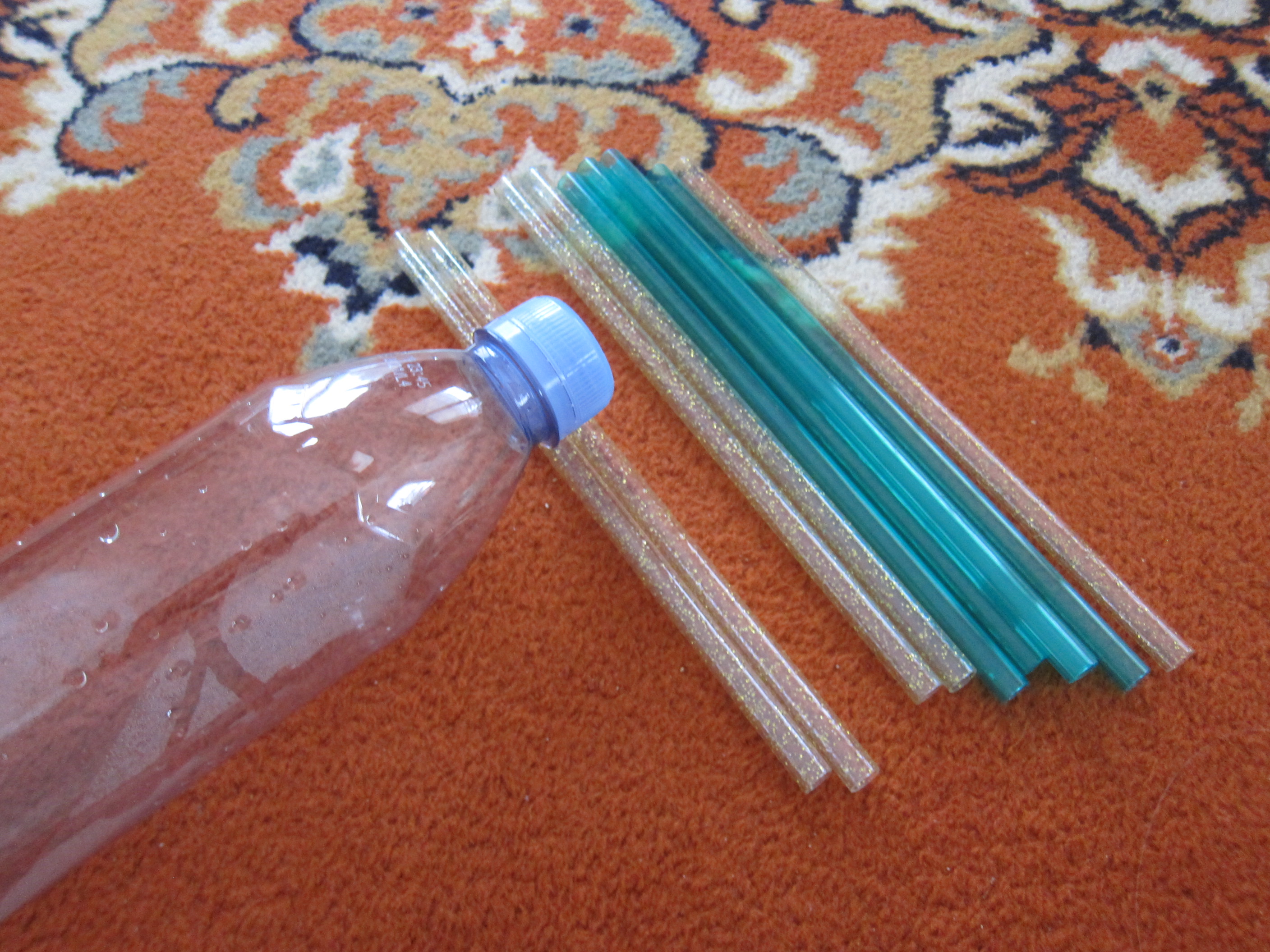 Straws in Bottle (1)