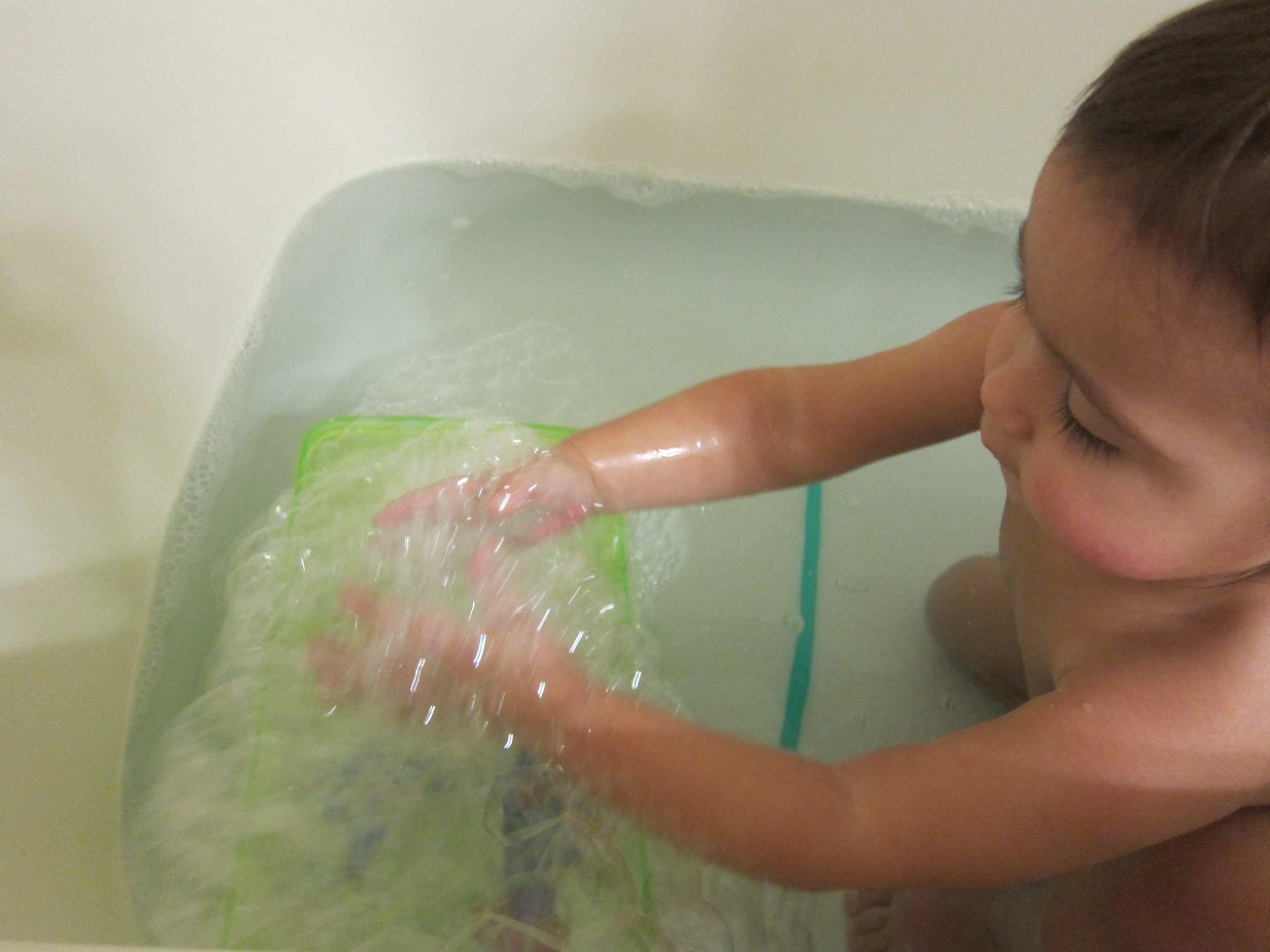 Dish Soap Bubble Bath (9)