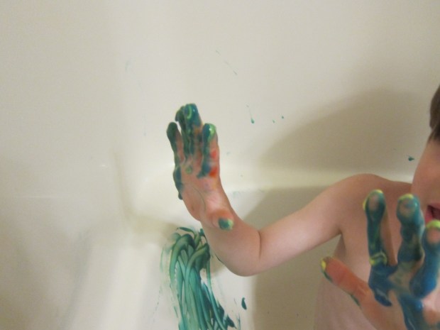 Bathtub Fingerpainting (5)