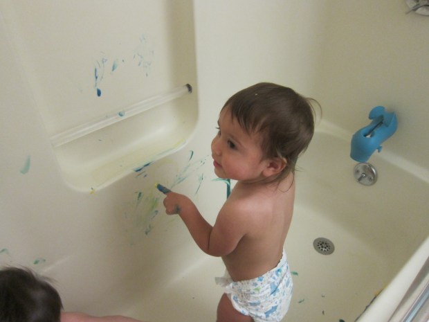 Bathtub Fingerpainting (6)