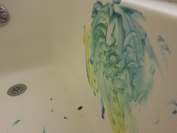 Bathtub Fingerpainting (7)