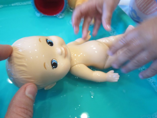 Doll Washing (5)