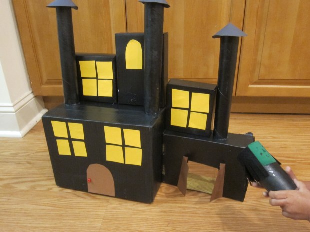 Cardboard Haunted House (10)