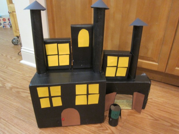 Cardboard Haunted House (8)