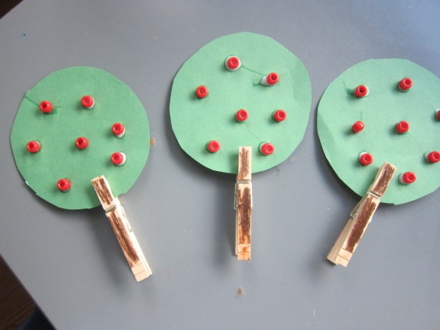 Clothespin Apple Tree (8)