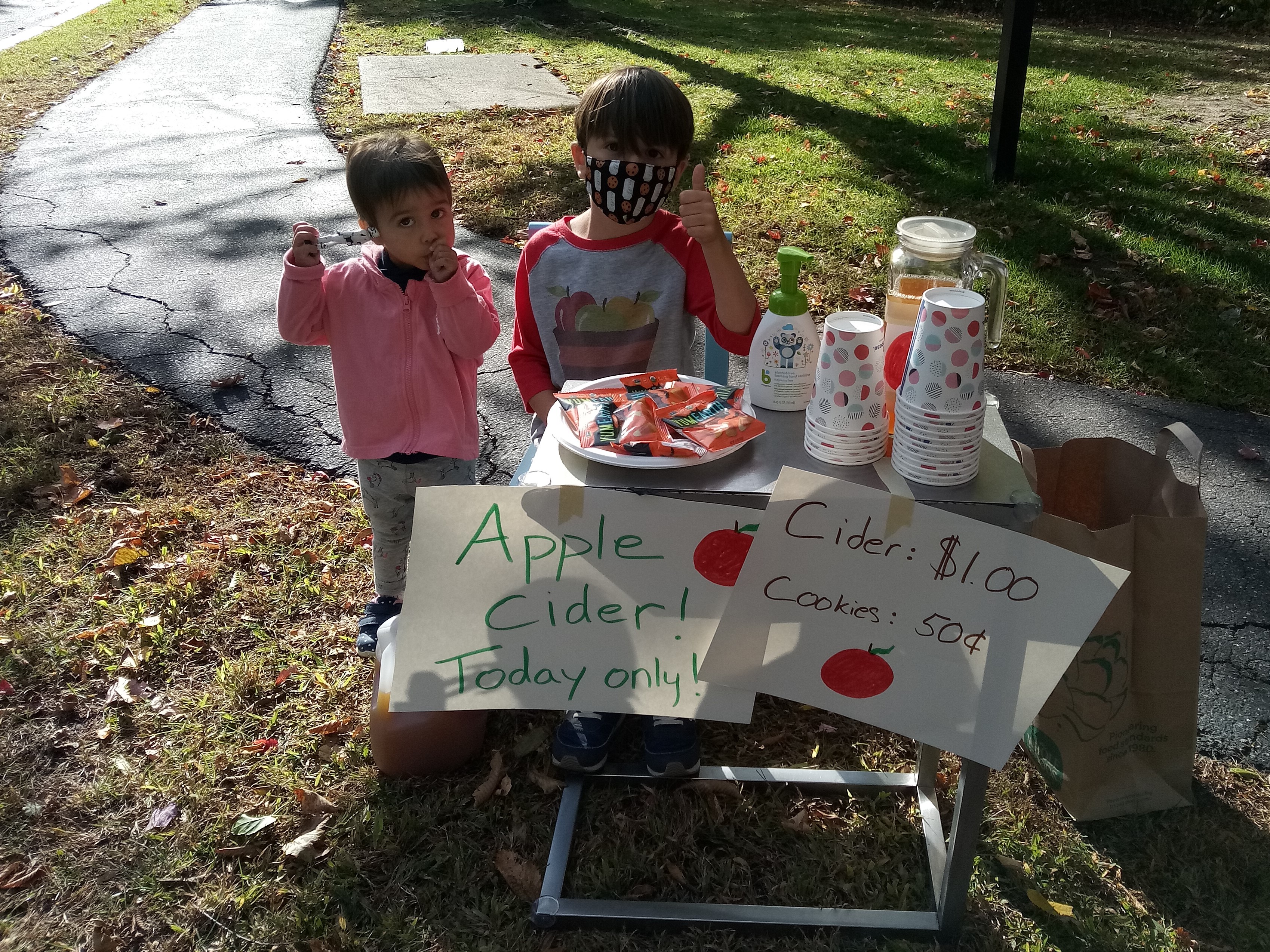 Apple Cider Stand (5)