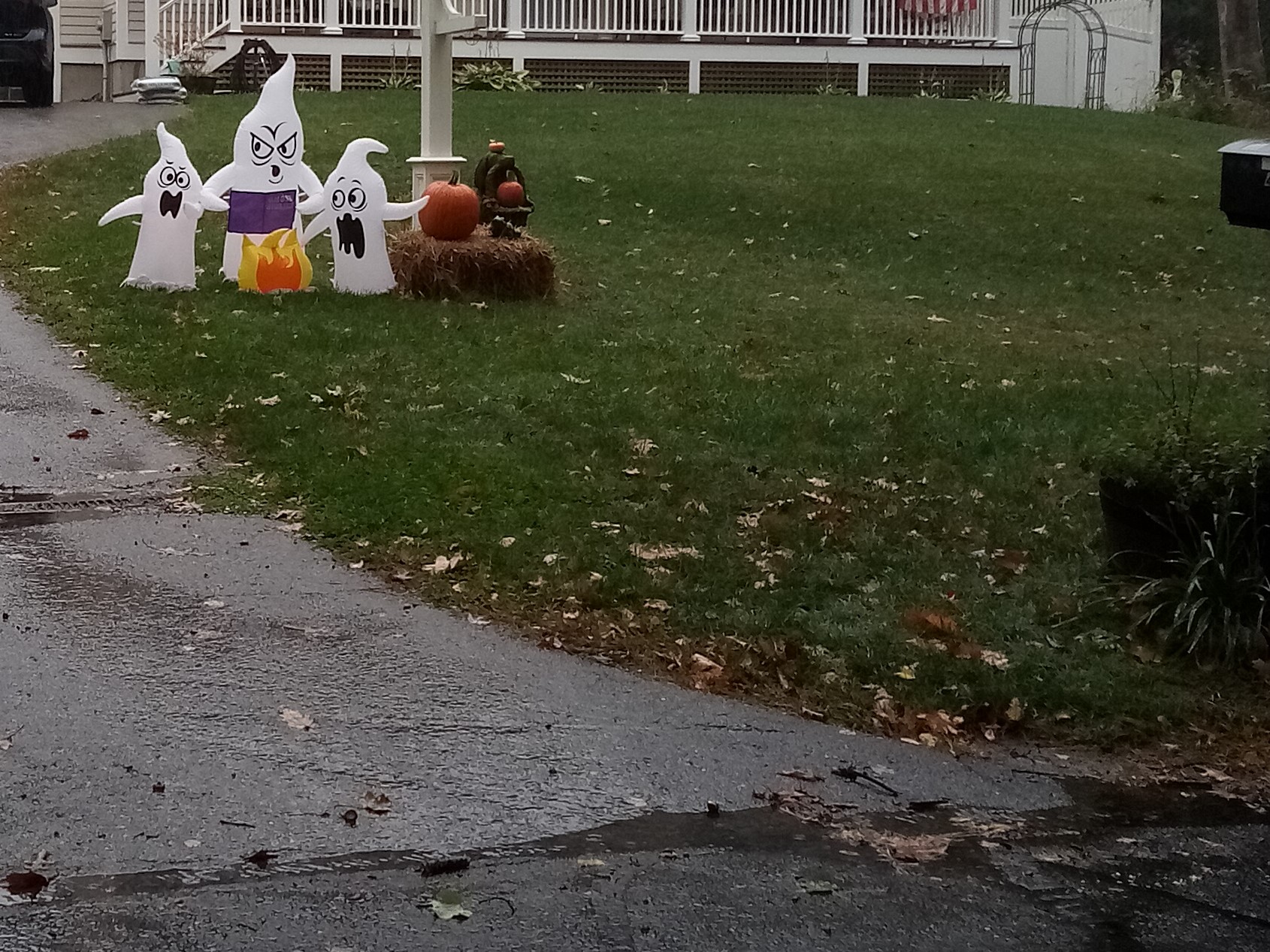 Halloween 14 Tour the Neighborhood (5)