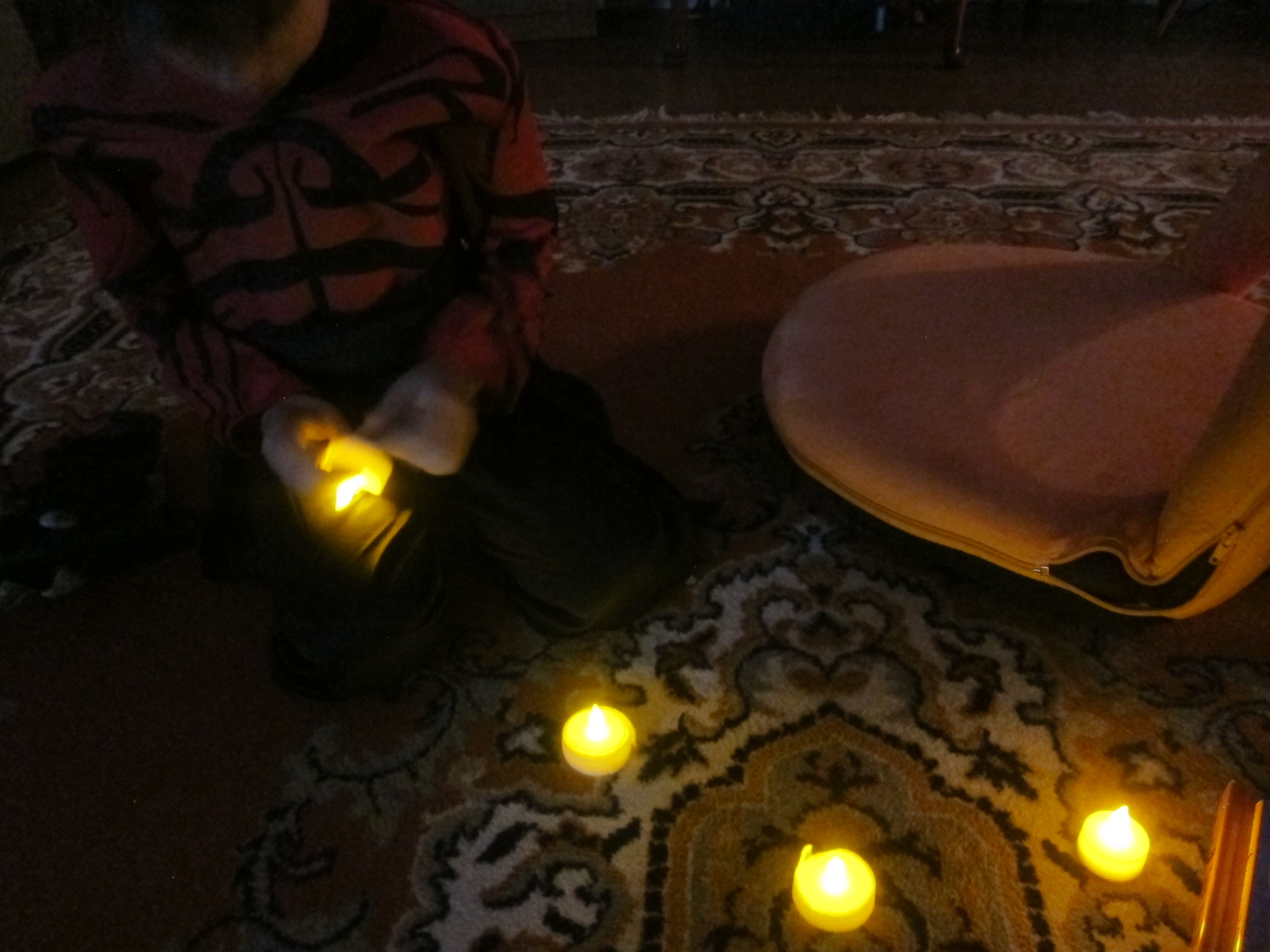 Halloween 17 Flashlight Stories (6)