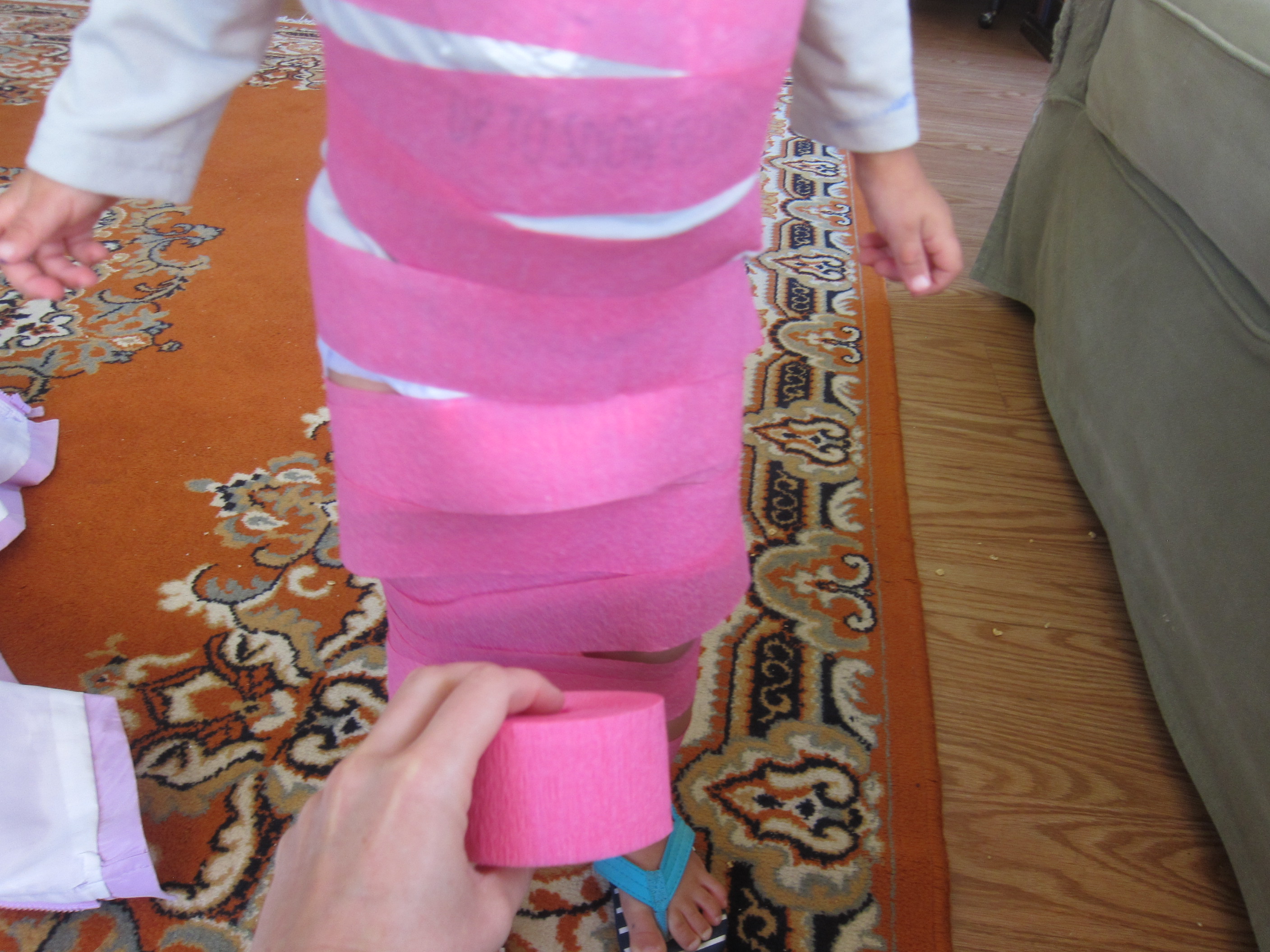 Halloween 4 Crepe Paper Mummies (3)