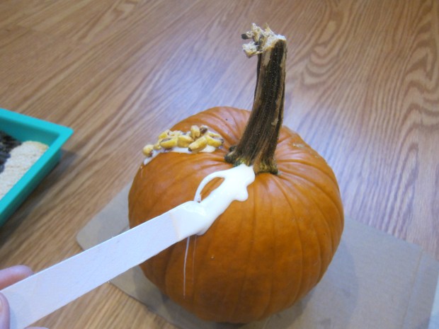 Sensory Pumpkin Decorating (3)