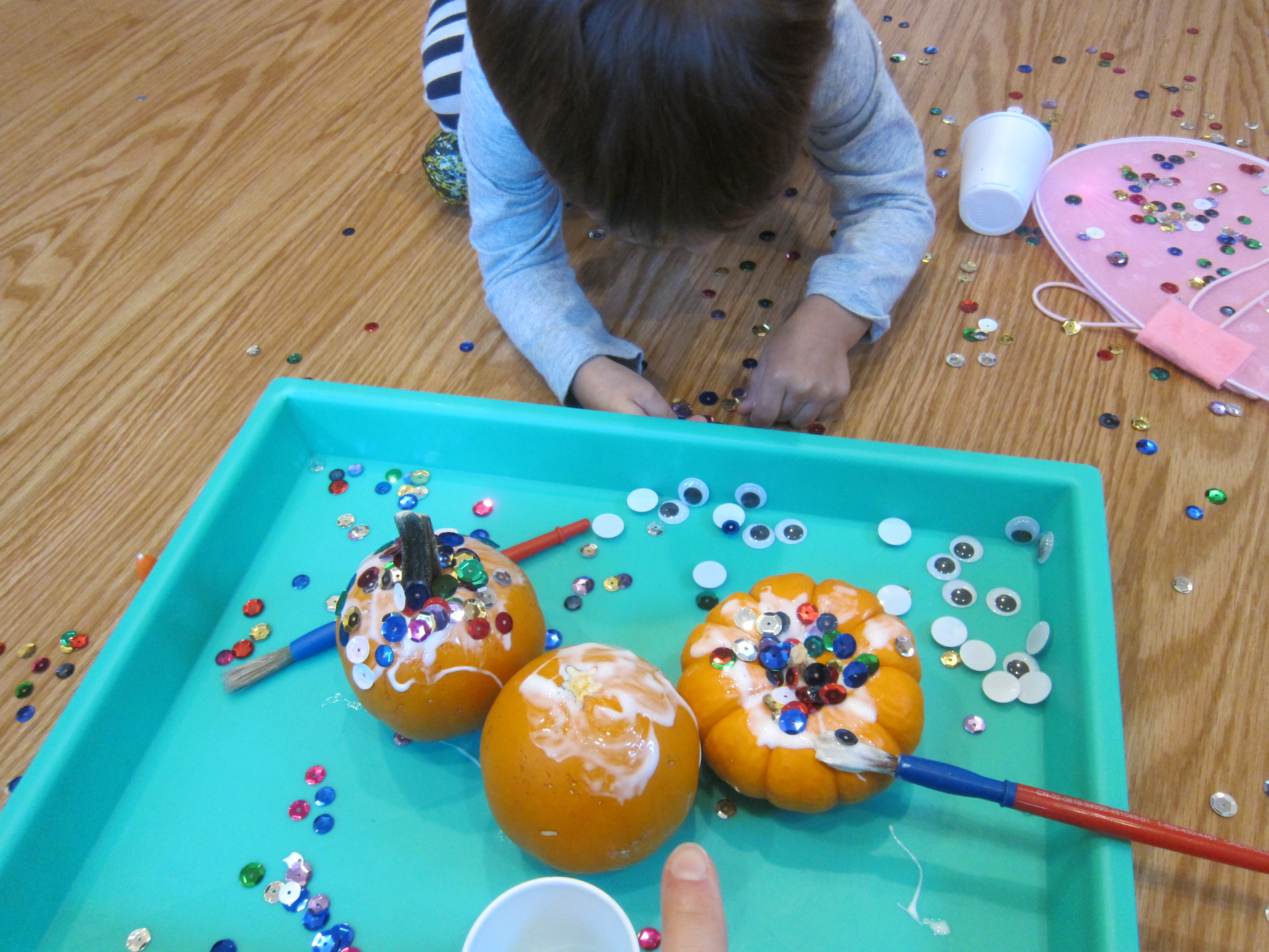 Sparkly Googly Pumpkins (3)