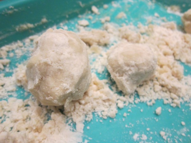 Christmas Cloud Dough (2)