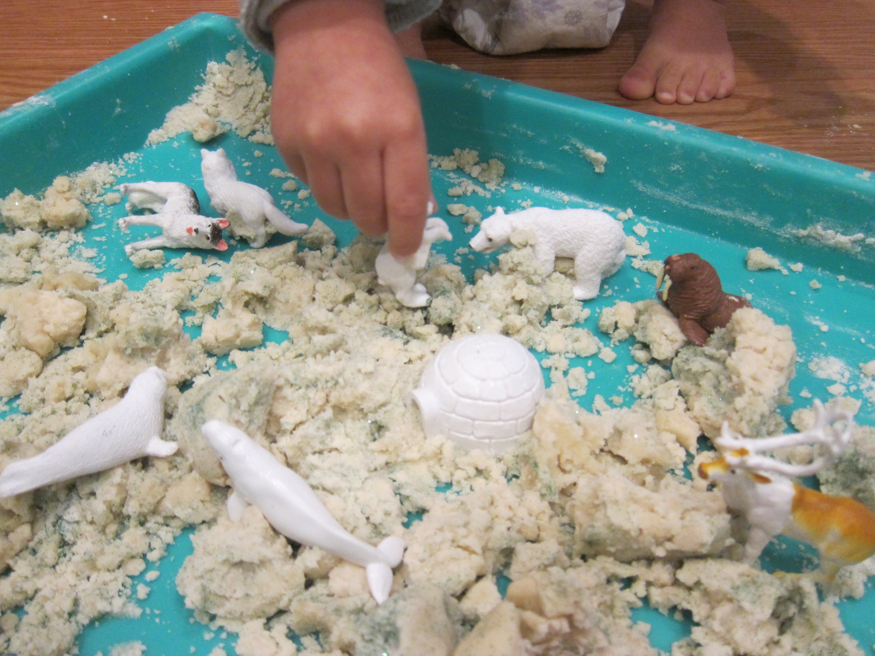 Christmas Cloud Dough (7)