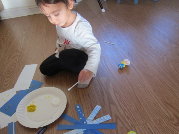 Easy Snowflake Craft (3)