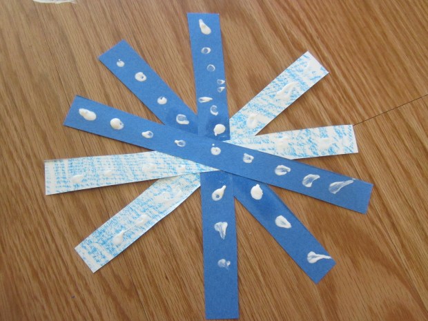 Easy Snowflake Craft (4)