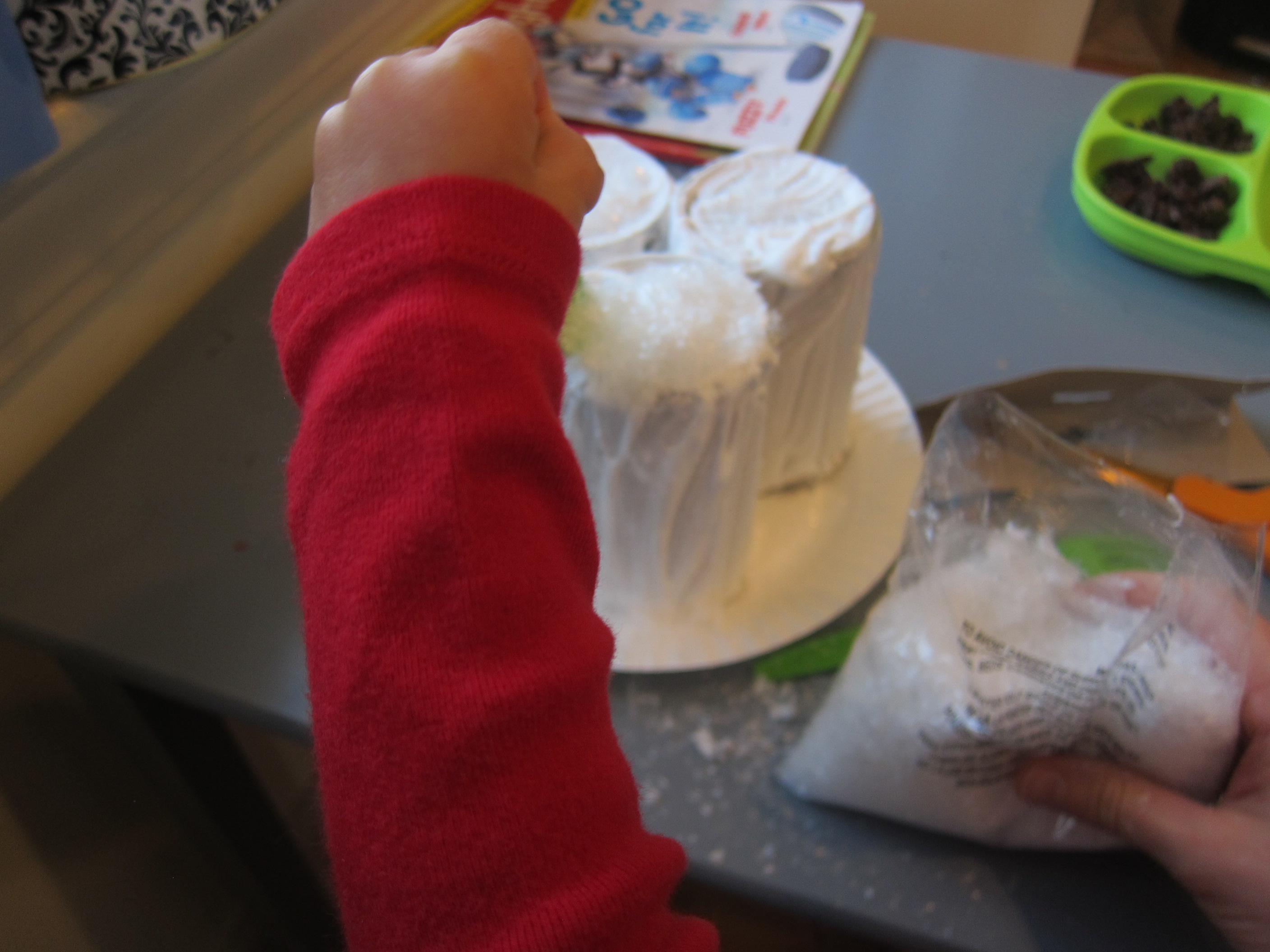 Snowman from Tin Cans (5)