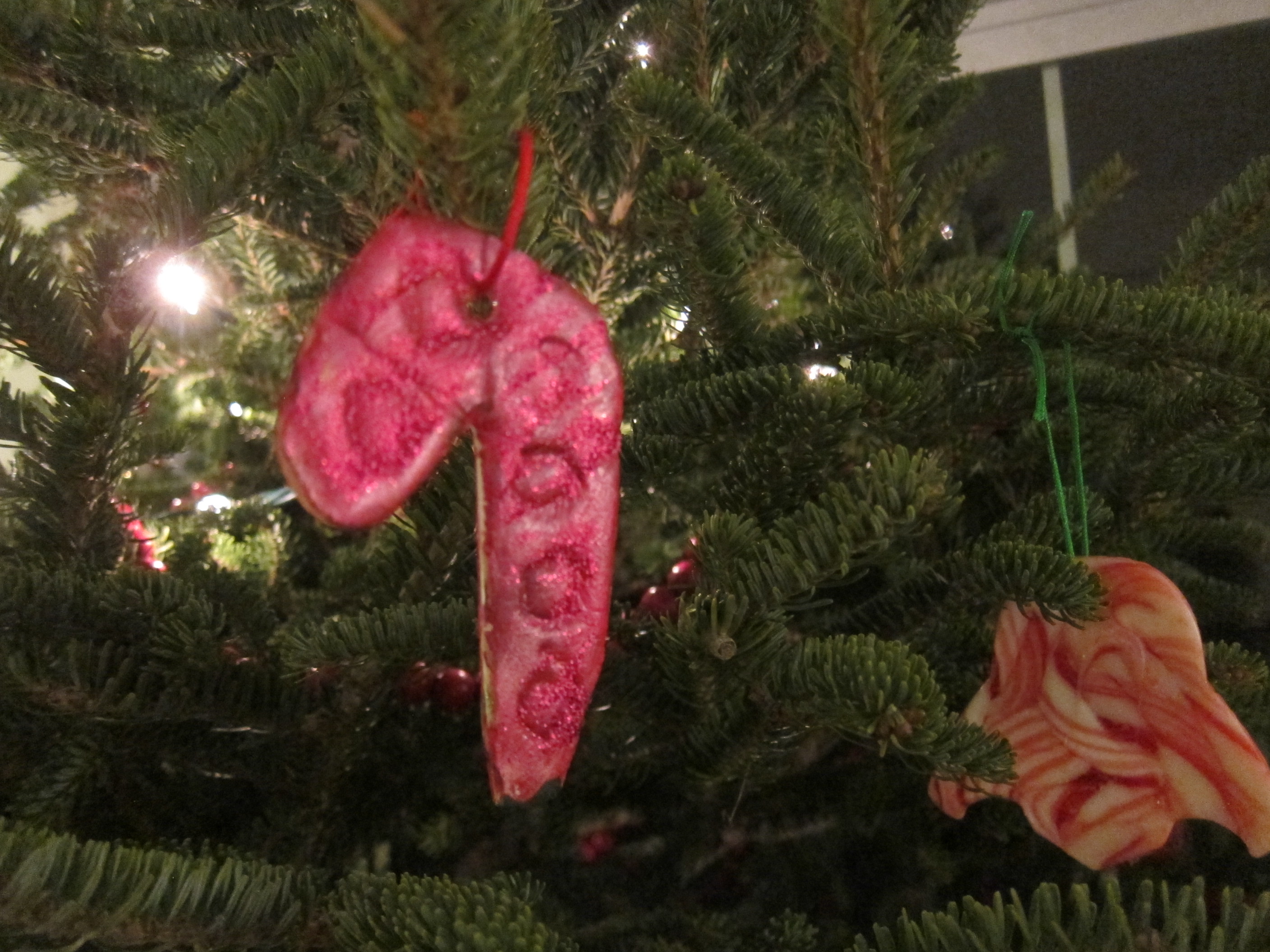 Styrofoam Ornaments var