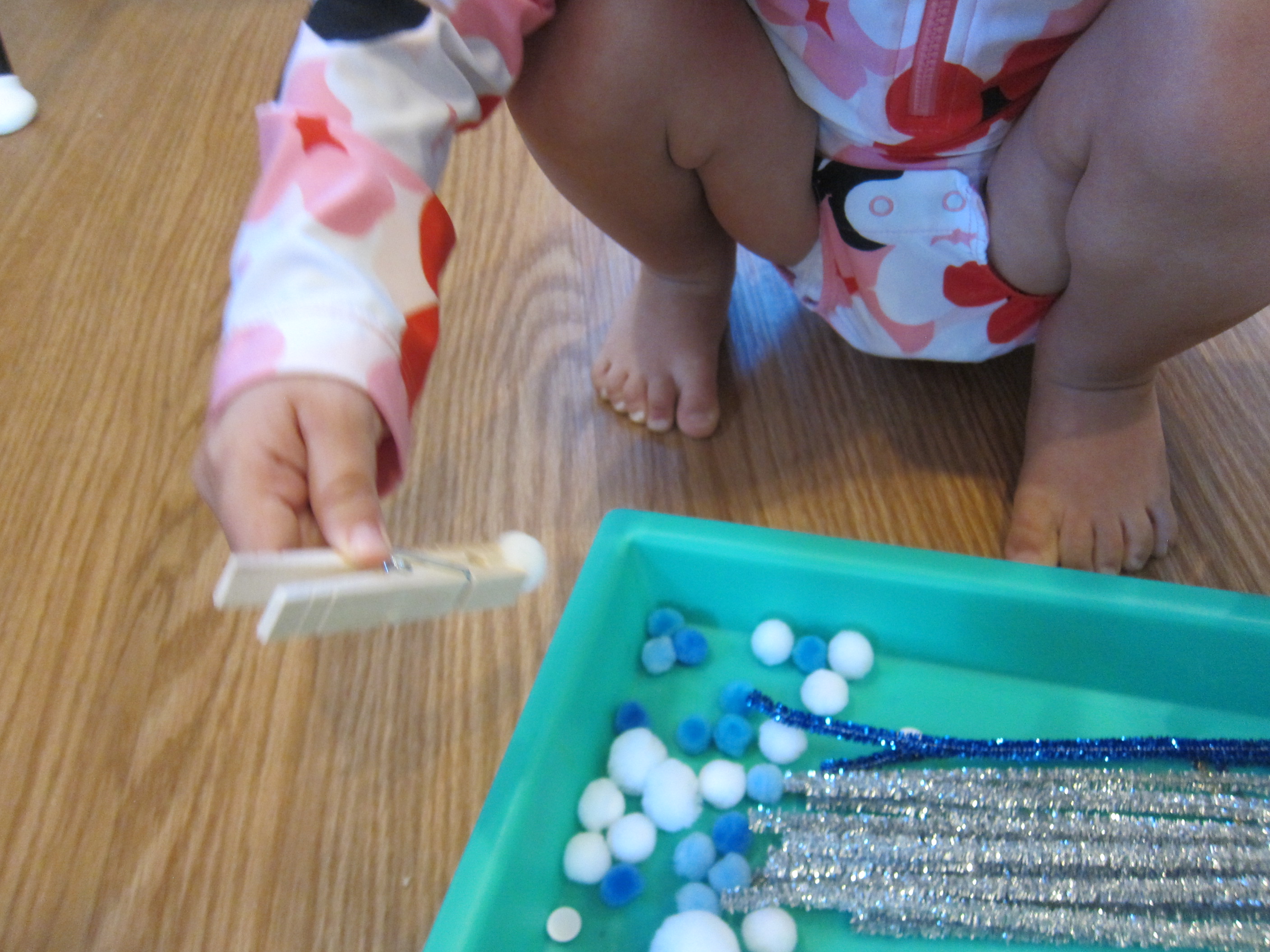 Easy Winter Sensory Bin (3)