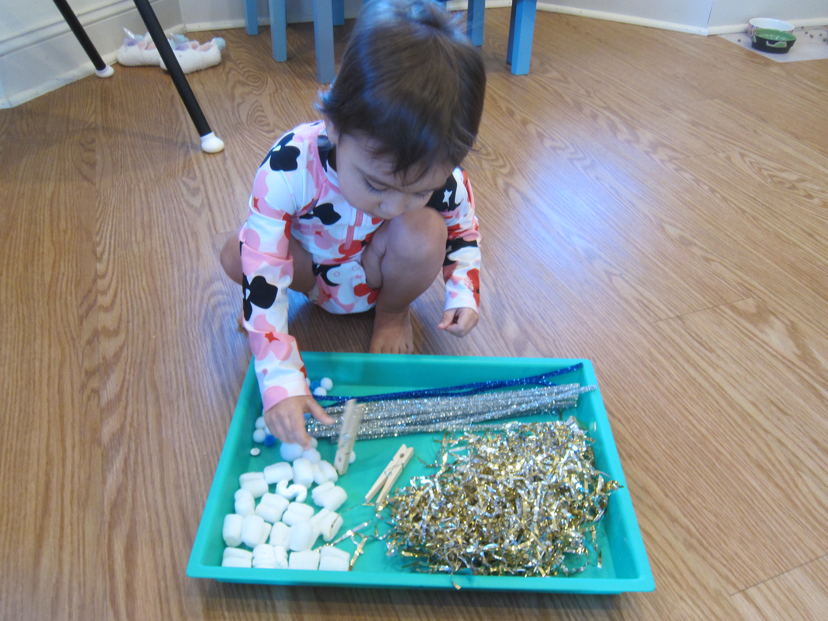 Easy Winter Sensory Bin (4)