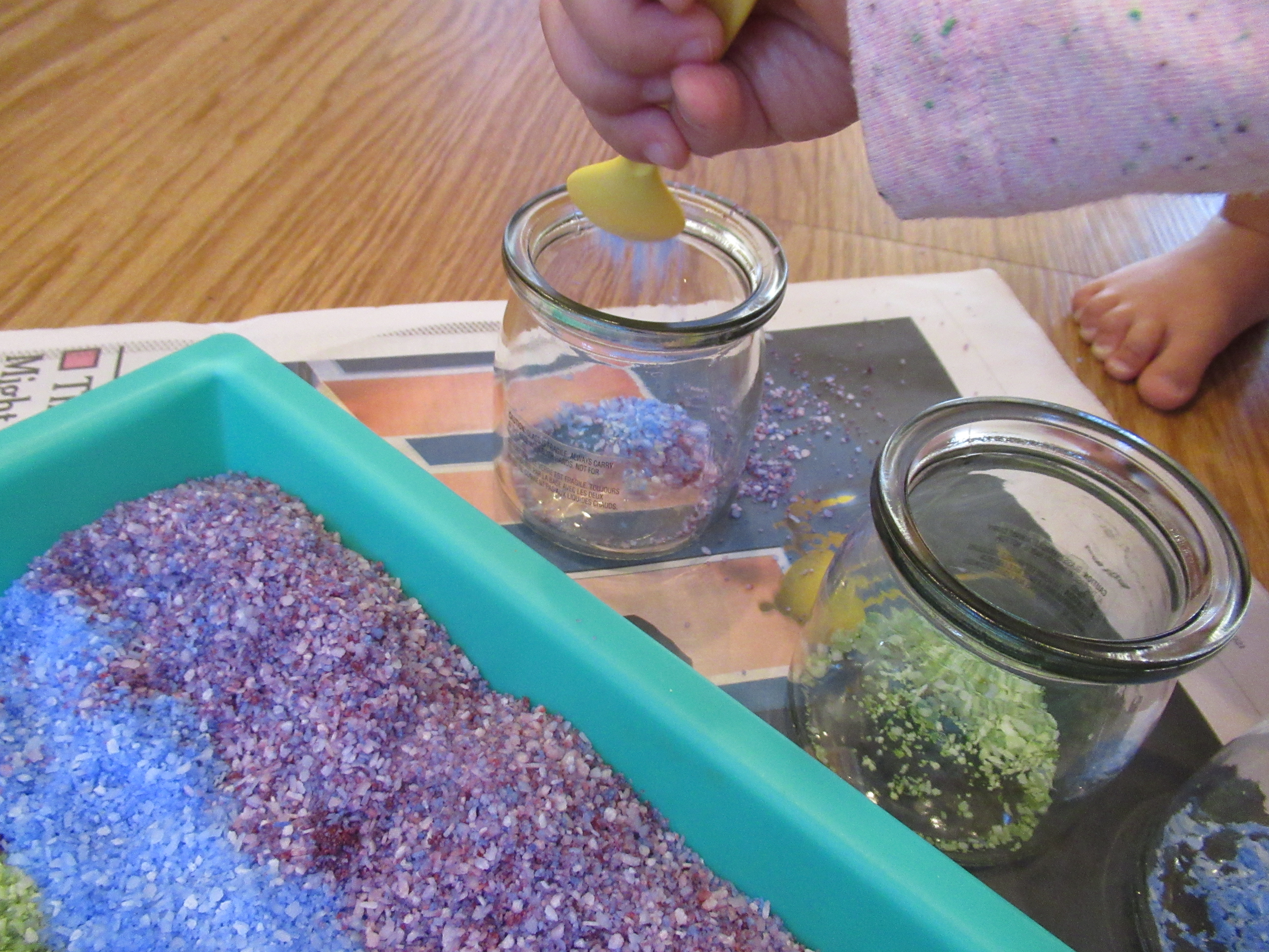DIY Rainbow Salt (5)