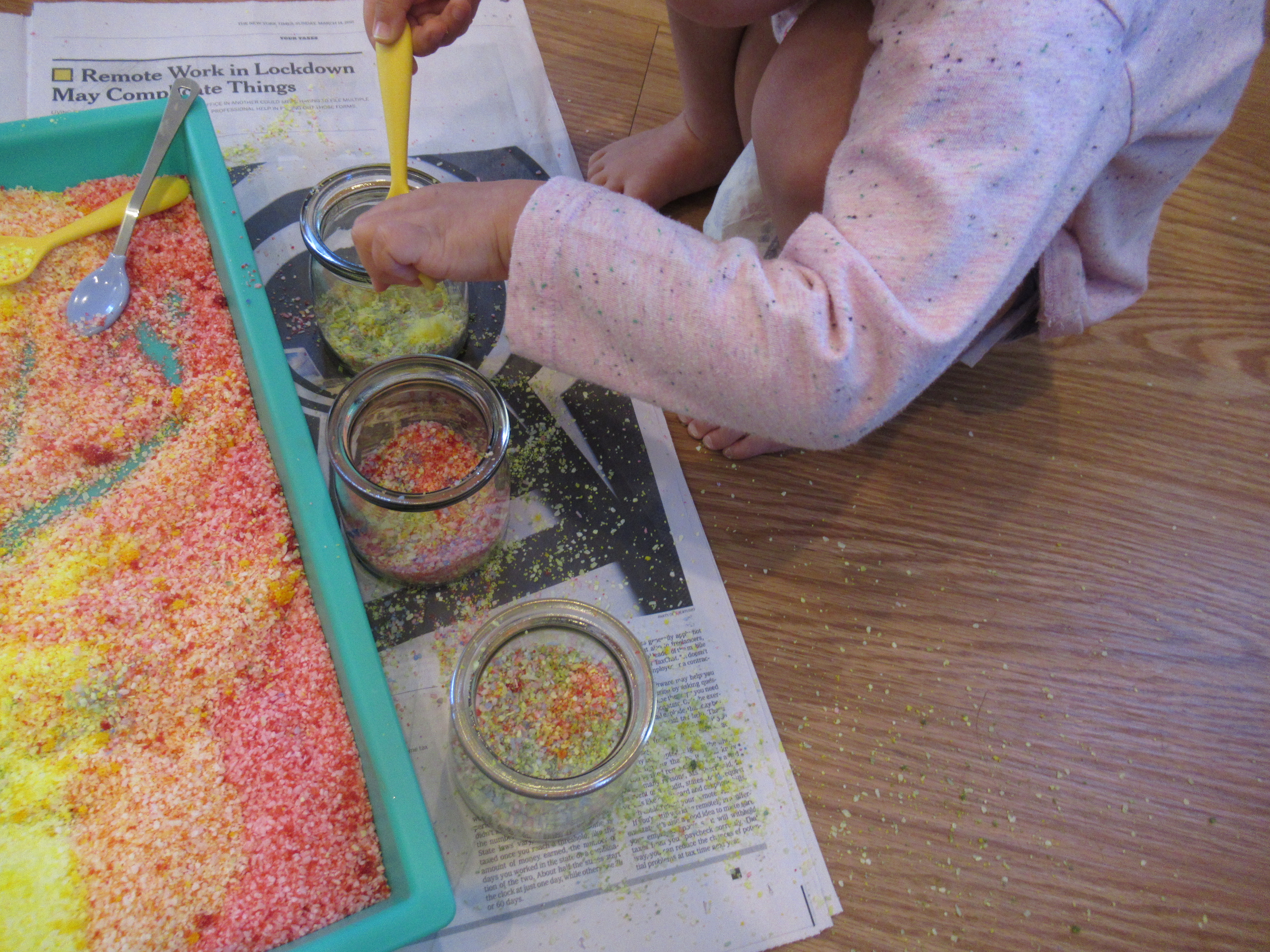 DIY Rainbow Salt (8)